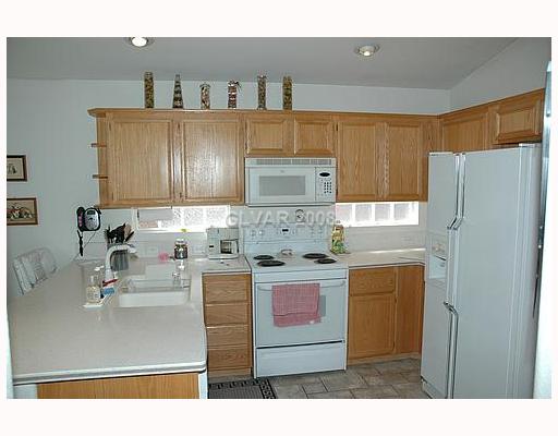 320 Forest Ridge Street Henderson, NV 89014 - Photo 5 of 12 Kitchen.