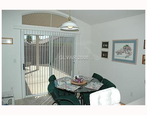 320 Forest Ridge Street Henderson, NV 89014 - Photo 6 of 12 Kitchen.