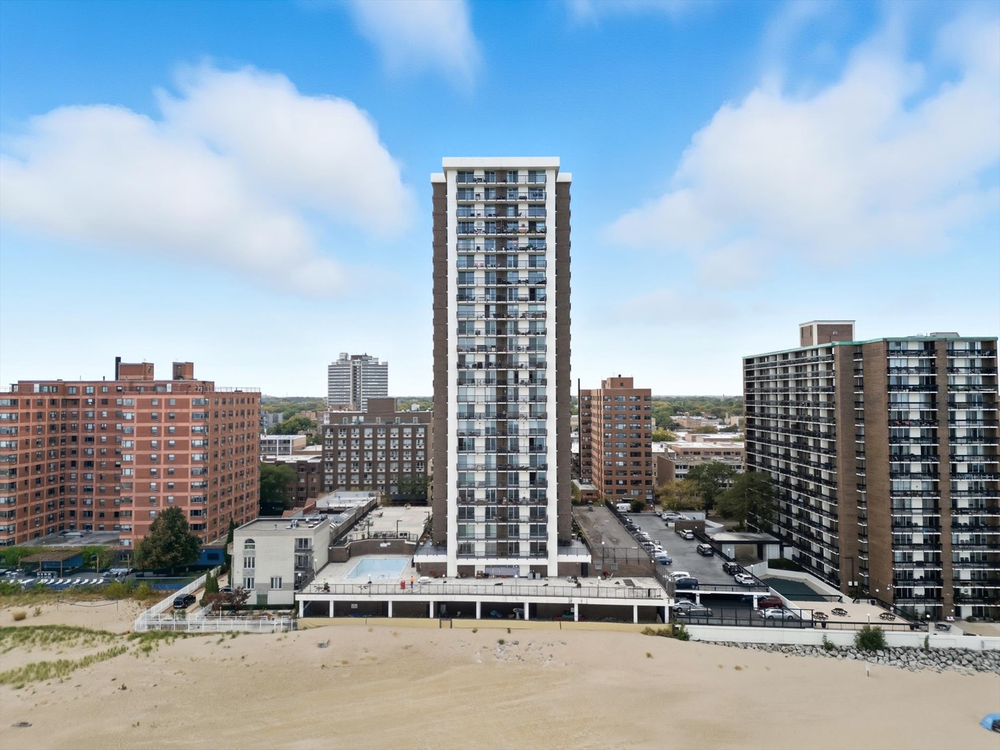 5855 North Sheridan Road, Unit 9F Chicago, IL 60660 - Photo 20 of 23 a view of city with tall buildings