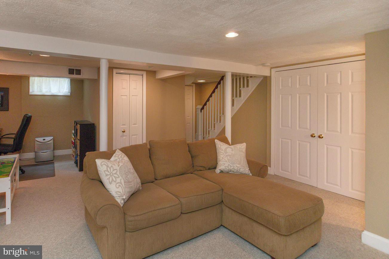 608 Carysbrook Road Baltimore, MD 21208 - Photo 22 of 30 LL fam rm w/office space, rec light