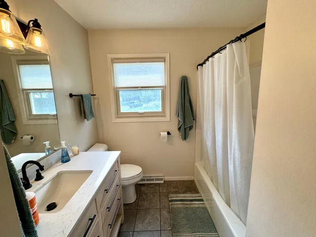 $285,000 | 506 7th Street Northeast, Stewartville, MN 55976