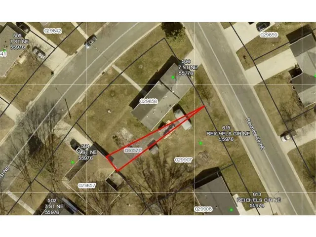 $285,000 | 506 7th Street Northeast, Stewartville, MN 55976