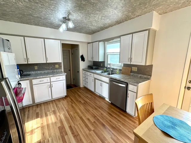 $285,000 | 506 7th Street Northeast, Stewartville, MN 55976