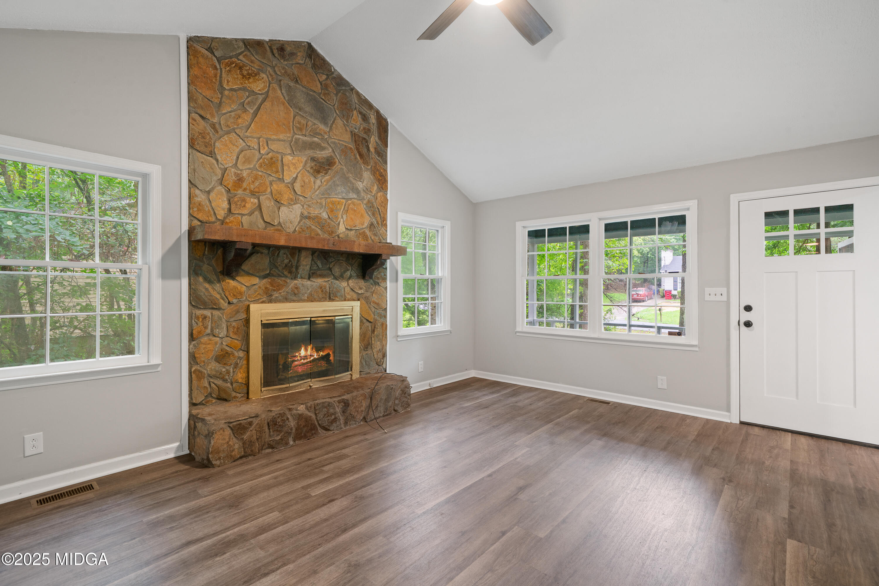 415 Lacebark Drive Macon, GA 31220 - Photo 8 of 35 415 Lacebark Dr-1773