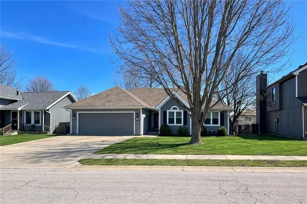 $345,000 | 10303 North Main Street, Kansas City, MO 64155