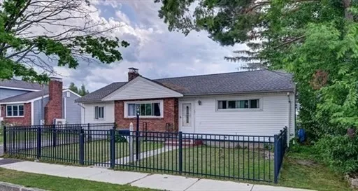 $3,600 | 15 Heath Street, Quincy, MA 02171