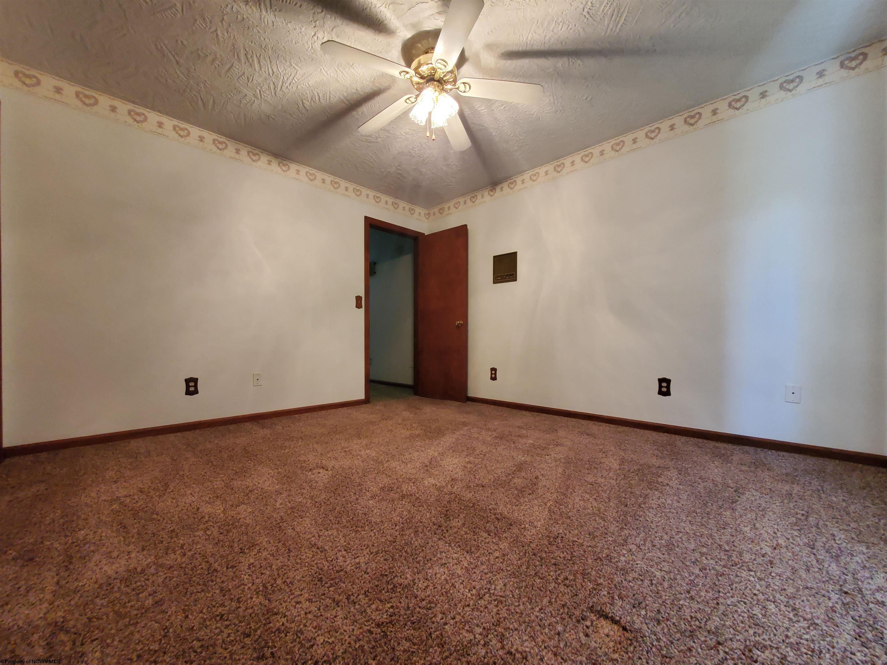 1302 Colfax Road Fairmont, WV 26554 - Photo 20 of 30 Gallery Image 20