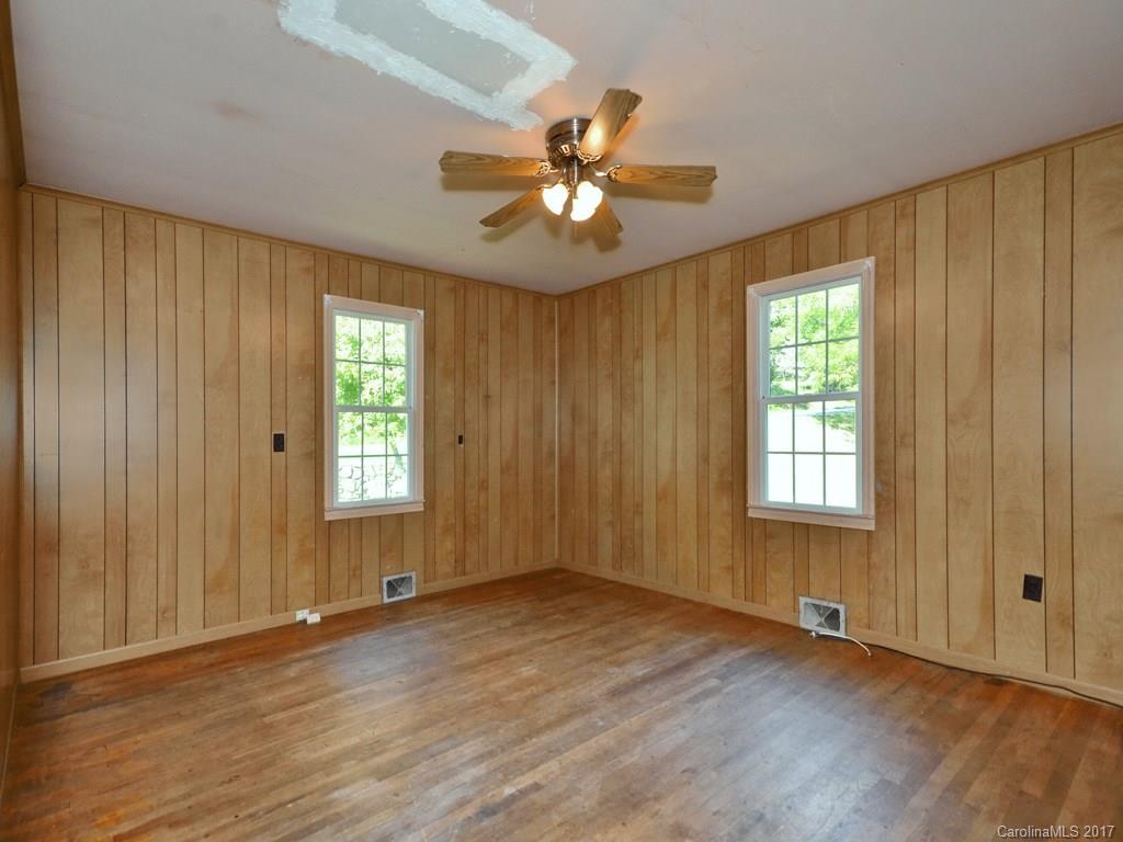3151 Dutch Cove Road Canton, NC 28716 - Photo 4 of 18