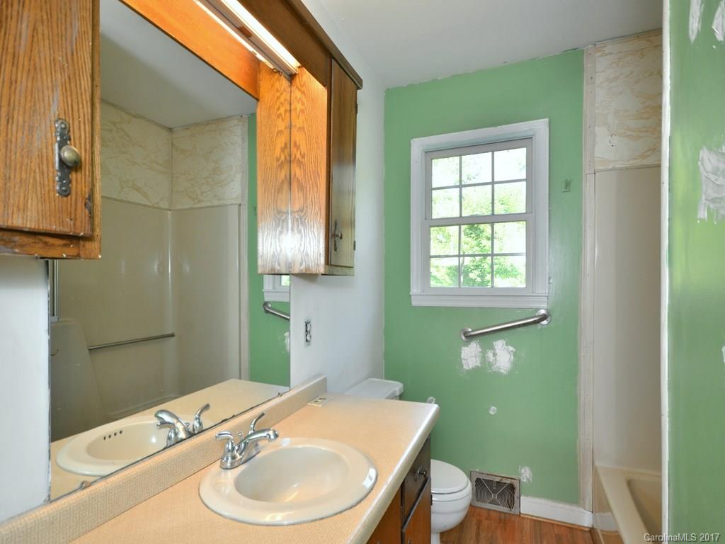 3151 Dutch Cove Road Canton, NC 28716 - Photo 5 of 18