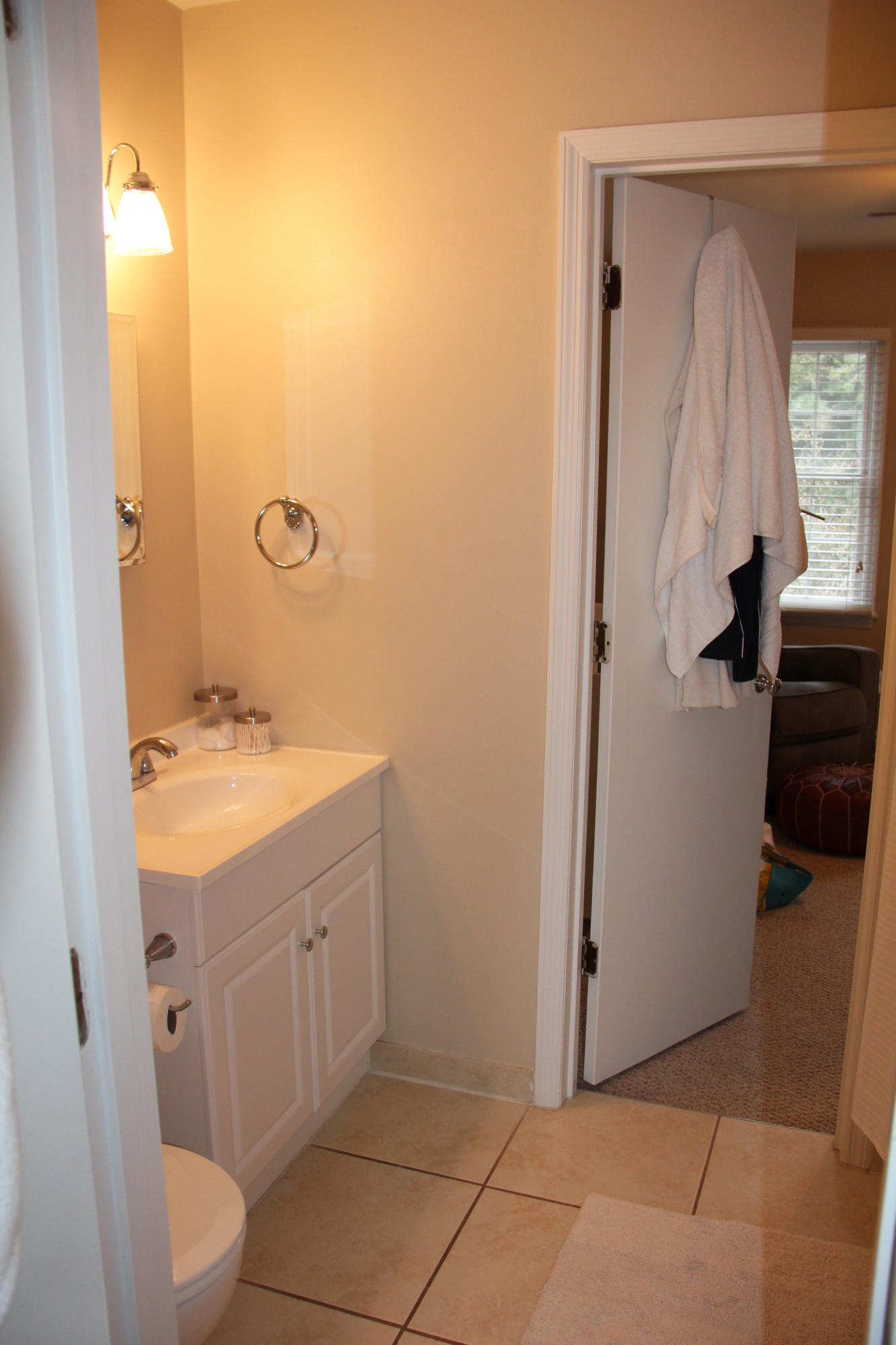 12 George Street, Unit B4 Charleston, SC 29401 - Photo 29 of 37 Full bath