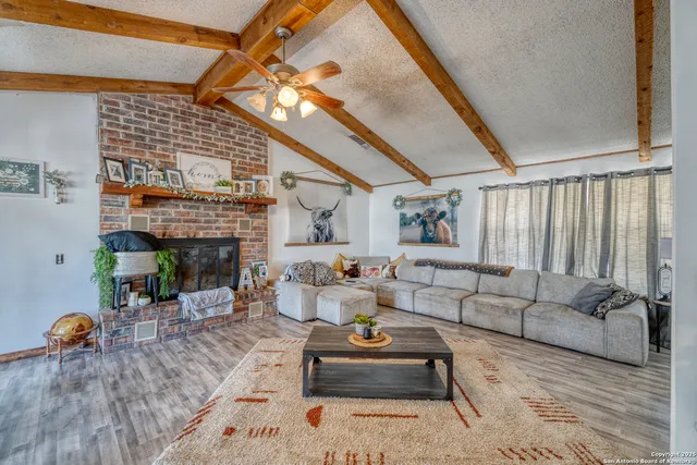 $325,000 | 36 Pecan Drive, Leakey, TX 78873