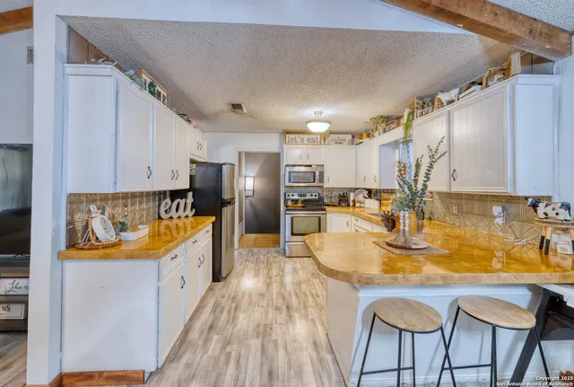 $325,000 | 36 Pecan Drive, Leakey, TX 78873