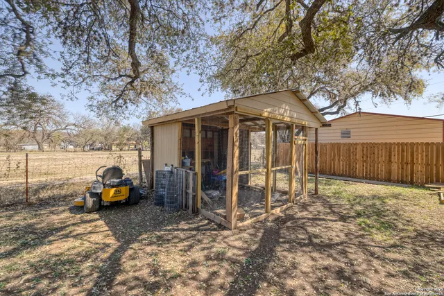 $325,000 | 36 Pecan Drive, Leakey, TX 78873