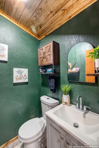 $325,000 | 36 Pecan Drive, Leakey, TX 78873