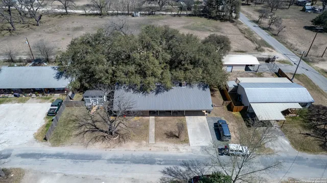 $325,000 | 36 Pecan Drive, Leakey, TX 78873