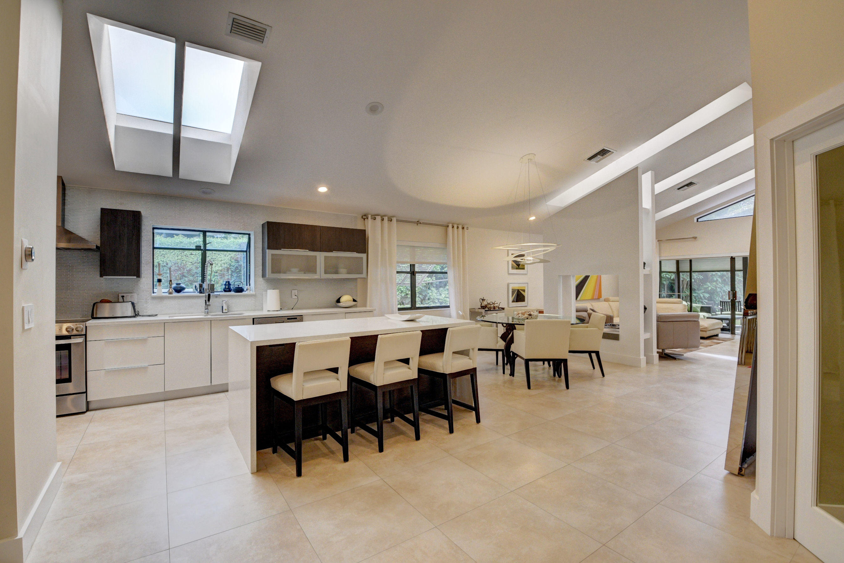 20109 Waters Edge Drive, Unit 301 Boca Raton, FL 33434 - Photo 5 of 38 DSC_3618_19_20_21_22