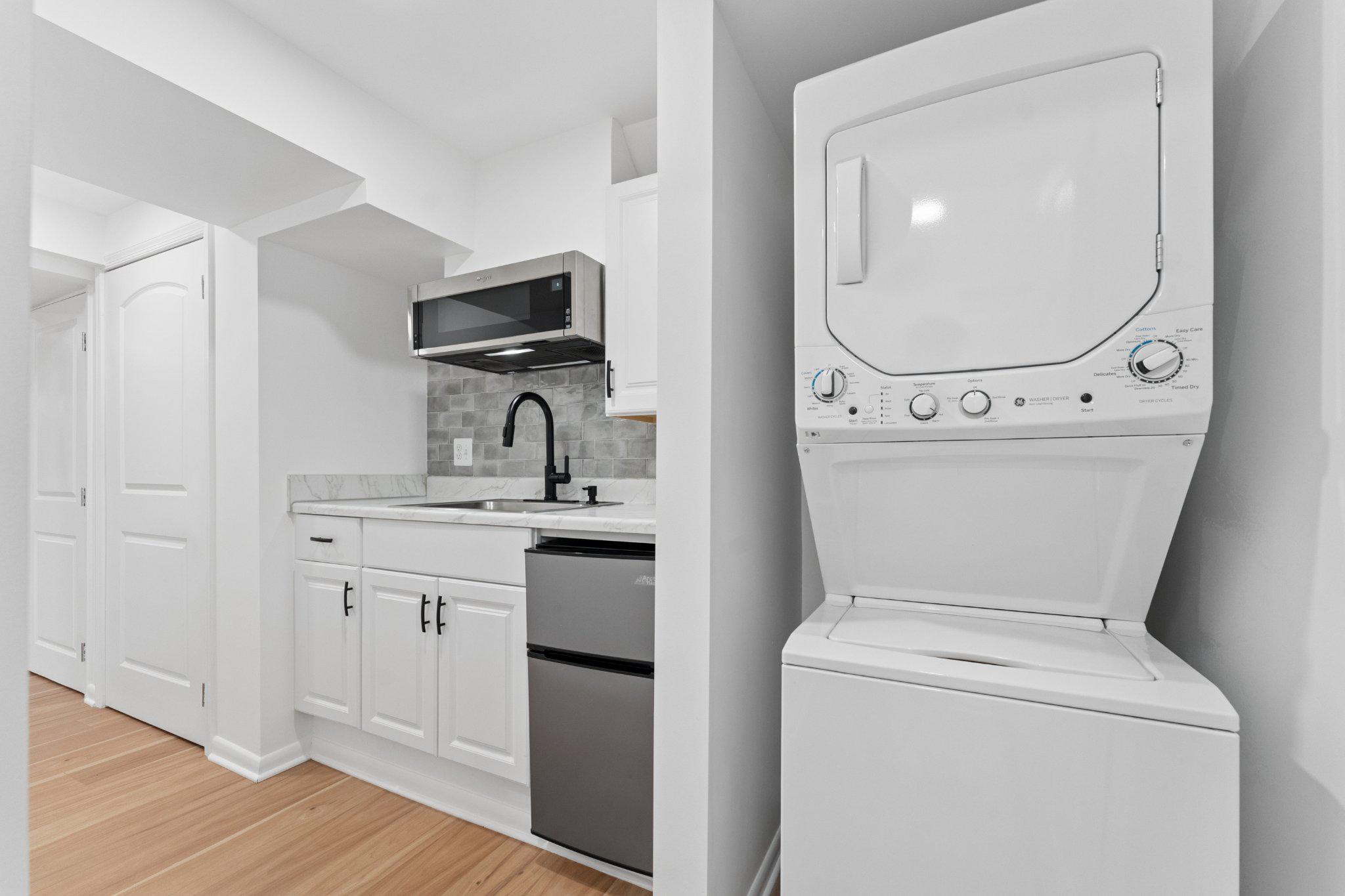 3219 Fox Mill Road Oakton, VA 22124 - Photo 59 of 87 2nd laundry nook in bright space.