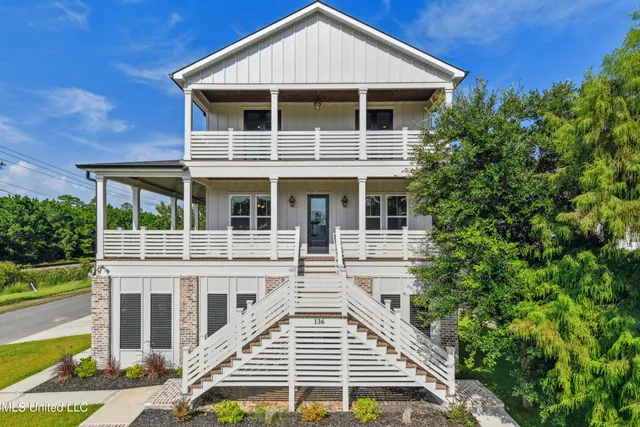 $899,000 | 136 Vista Drive, Pass Christian, MS 39571