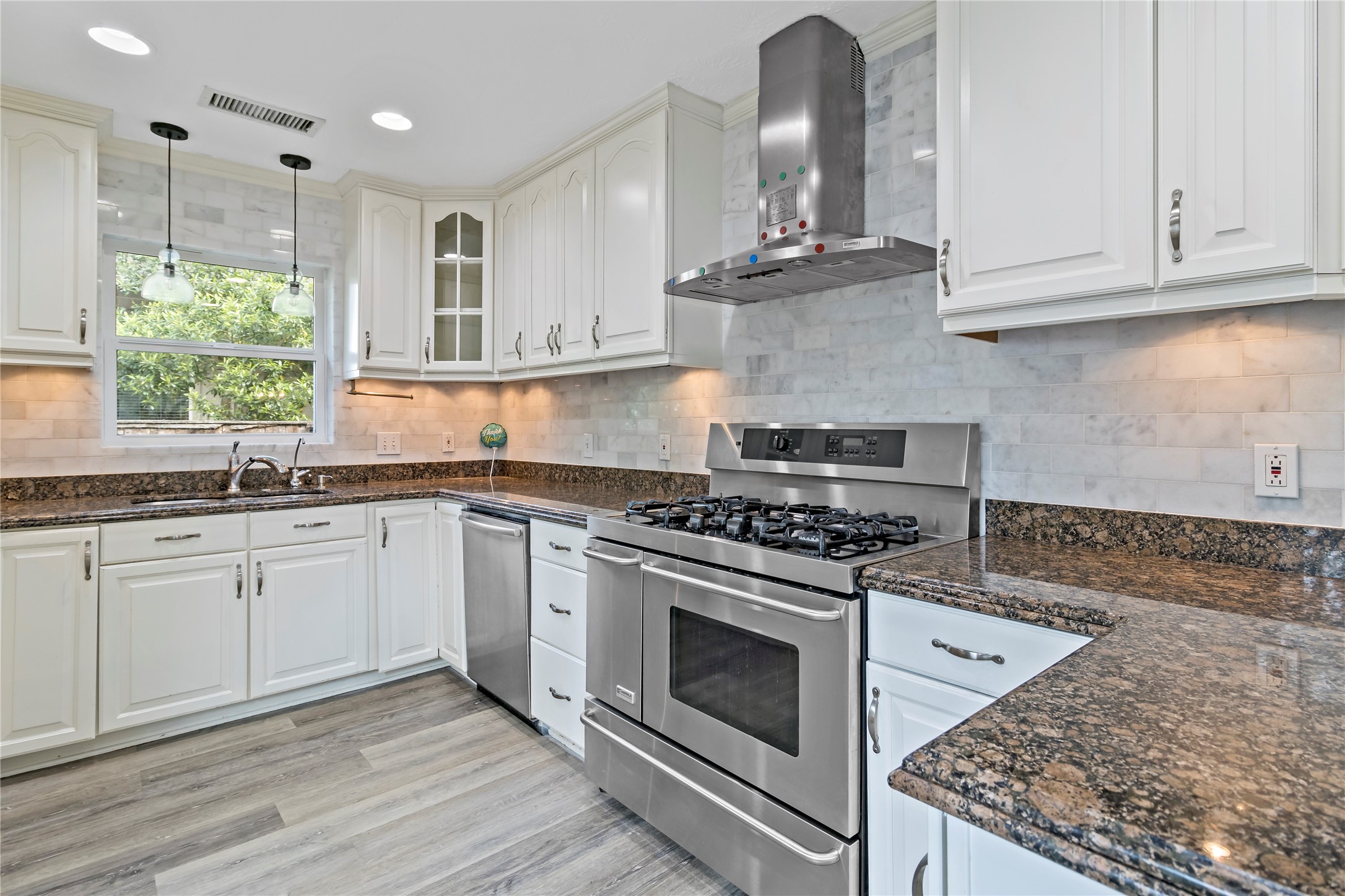 2530 Wordsworth Street Houston, TX 77030 - Photo 11 of 46