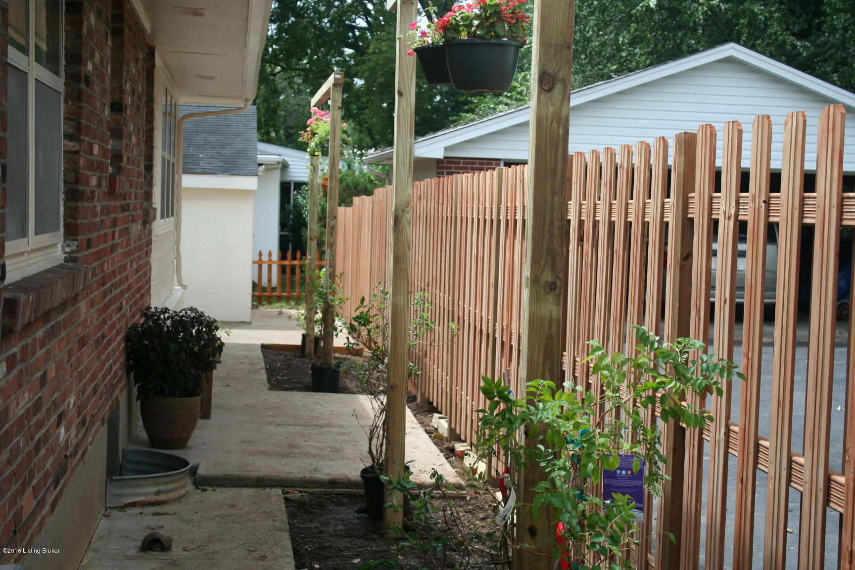 4247 Middlebrook Road Louisville, KY 40207 - Photo 38 of 49 Middlebrook patio
