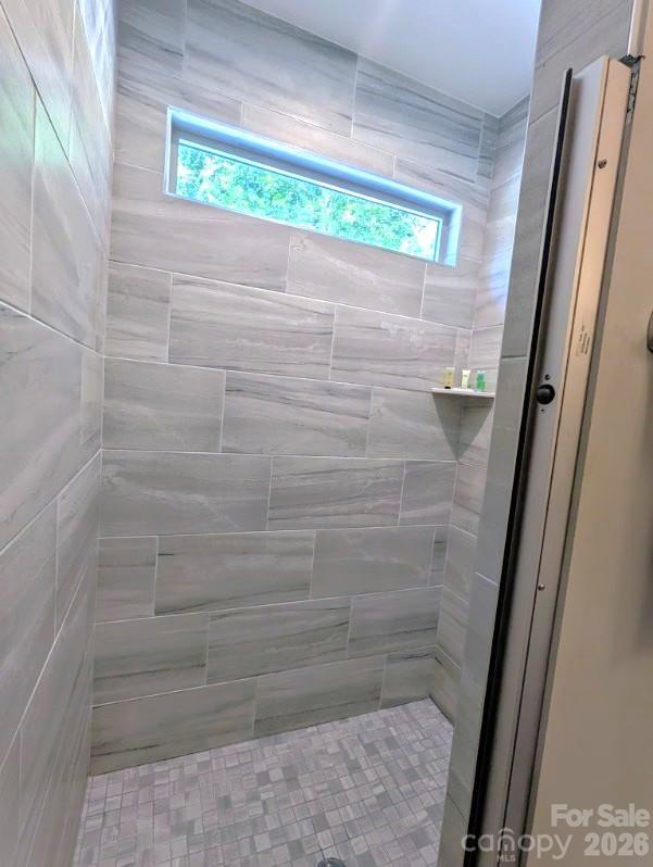 10 Rio Bravo Drive, Unit 4 Sylva, NC 28779 - Photo 25 of 33 a bathroom with a window