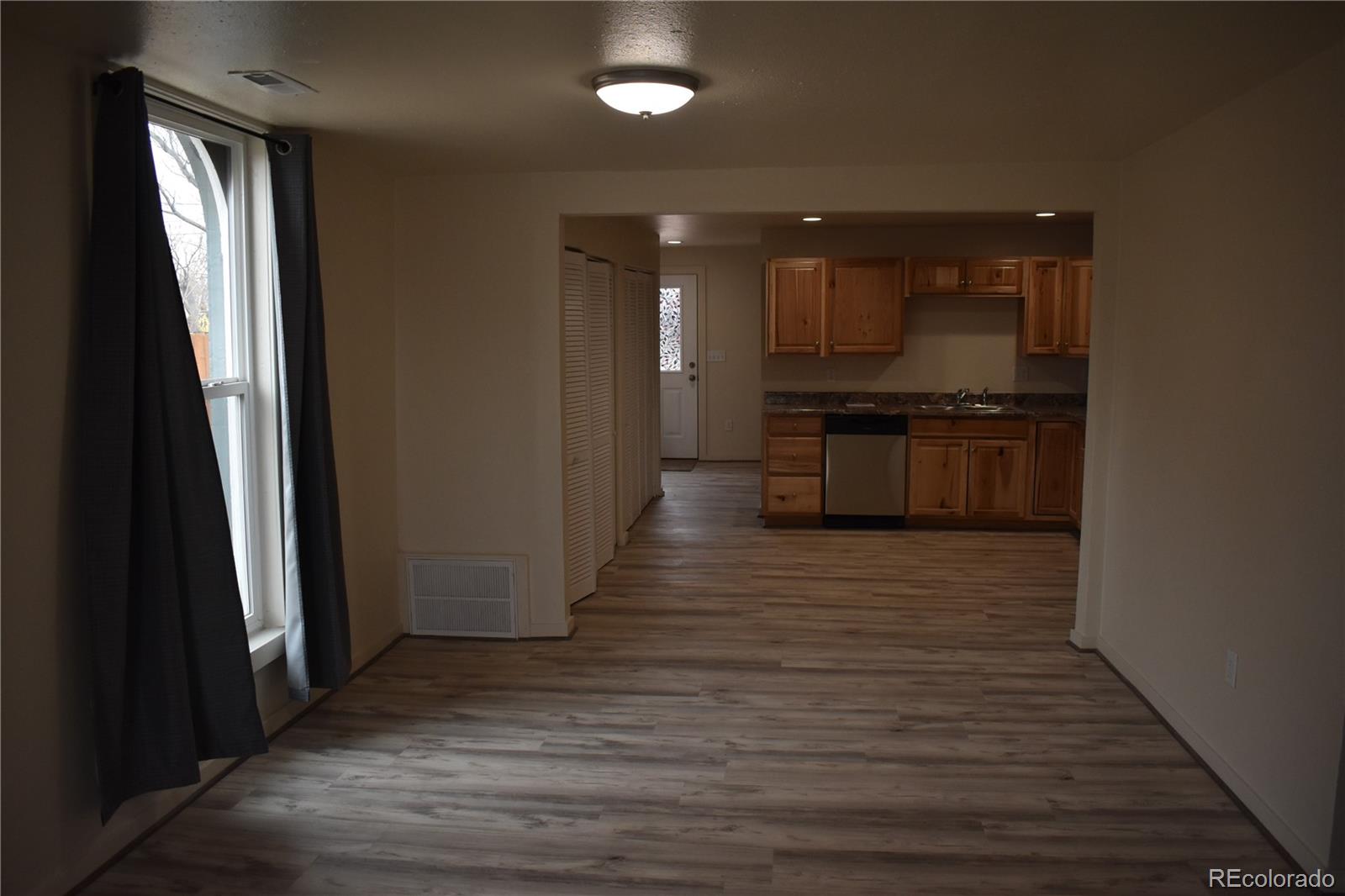 805 Raton Avenue La Junta, CO 81050 - Photo 6 of 26