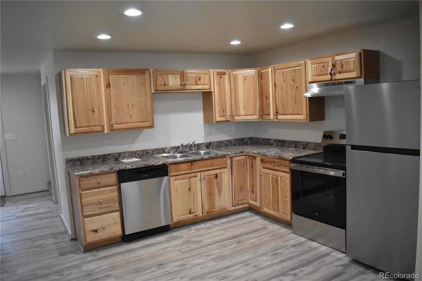 805 Raton Avenue La Junta, CO 81050 - Photo 10 of 26