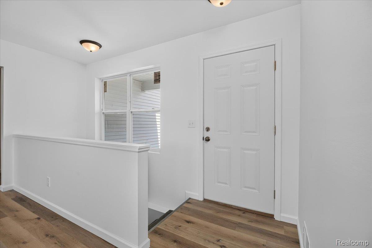 3156 Daisy Way Burton, MI 48519 - Photo 7 of 38 15-2026.07.06_ACloutier_DaisyWay157.jpg