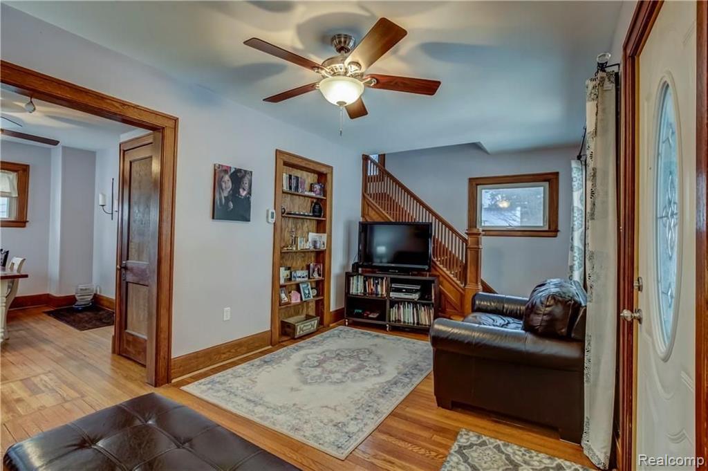 10501 Maple Road Hartland, MI 48353 - Photo 5 of 21