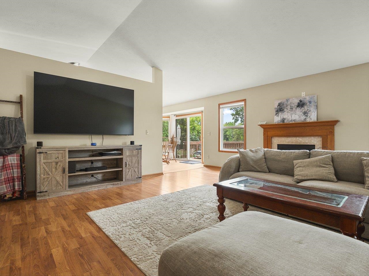 8460 Crooked Bend Road Machesney Park, IL 61115 - Photo 4 of 34