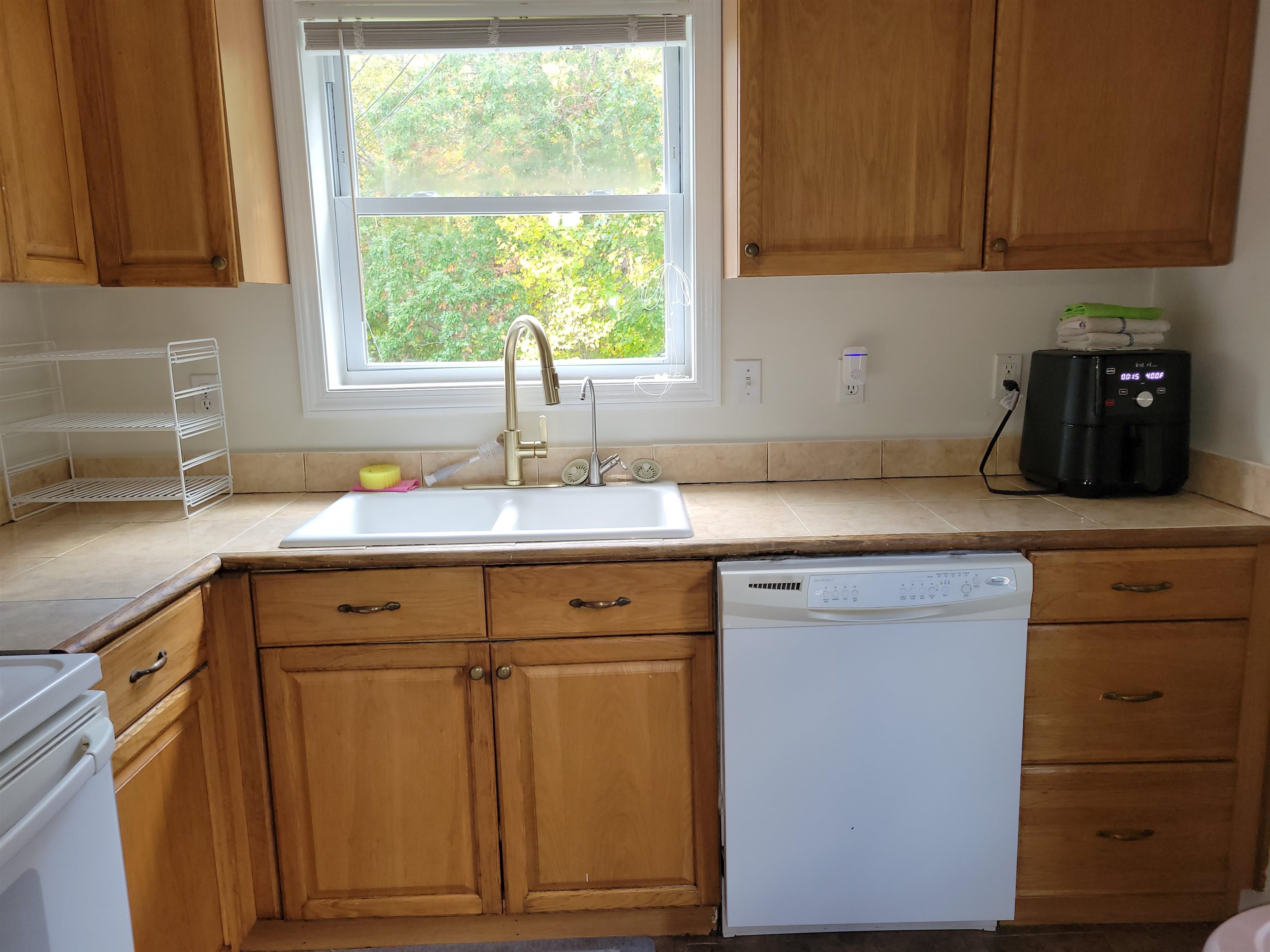 19 Shaw Drive Rochester, NH 03868 - Photo 3 of 30