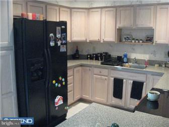 18 Quiet Road Levittown, PA 19057 - Photo 3 of 12 Kitchen