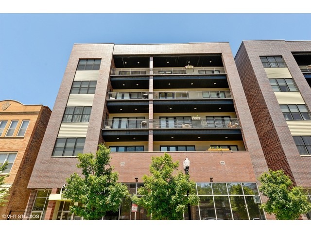 1842 West Irving Park Road, Unit 202 Chicago, IL 60613 - Photo 20 of 20 a view of a large building