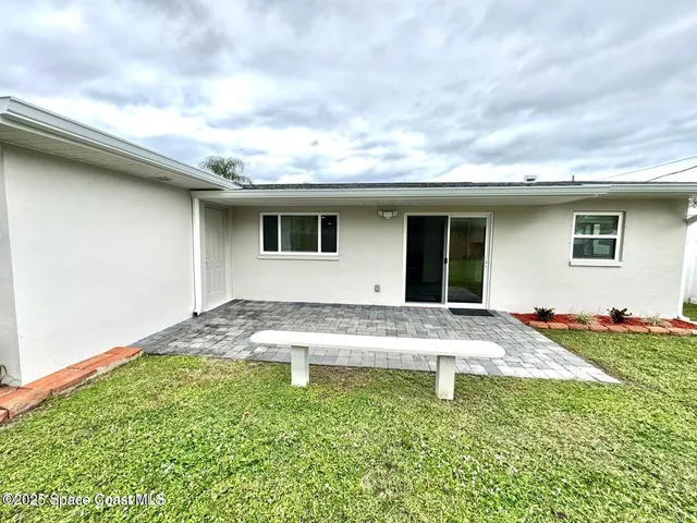 $2,100 | 789 Walnut Drive, Melbourne, FL 32935
