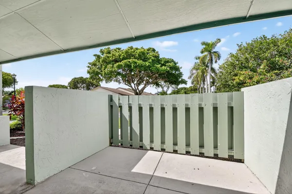 $330,000 | 20 Camden Lane, Boynton Beach, FL 33426