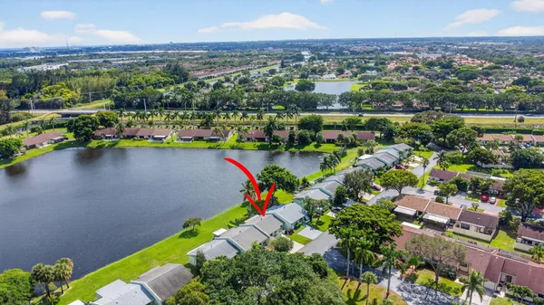 $330,000 | 20 Camden Lane, Boynton Beach, FL 33426