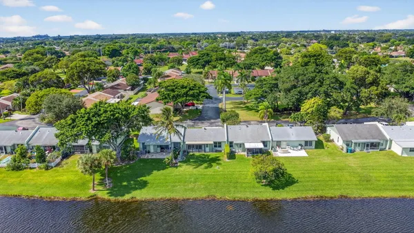 $330,000 | 20 Camden Lane, Boynton Beach, FL 33426