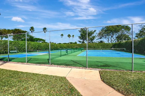 $330,000 | 20 Camden Lane, Boynton Beach, FL 33426