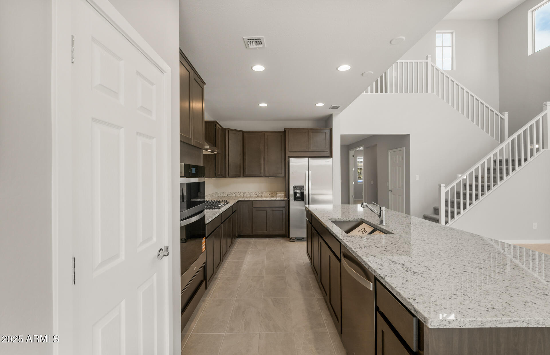 1465 West Treasure Trail Apache Junction, AZ 85120 - Photo 13 of 33 Kitchen
