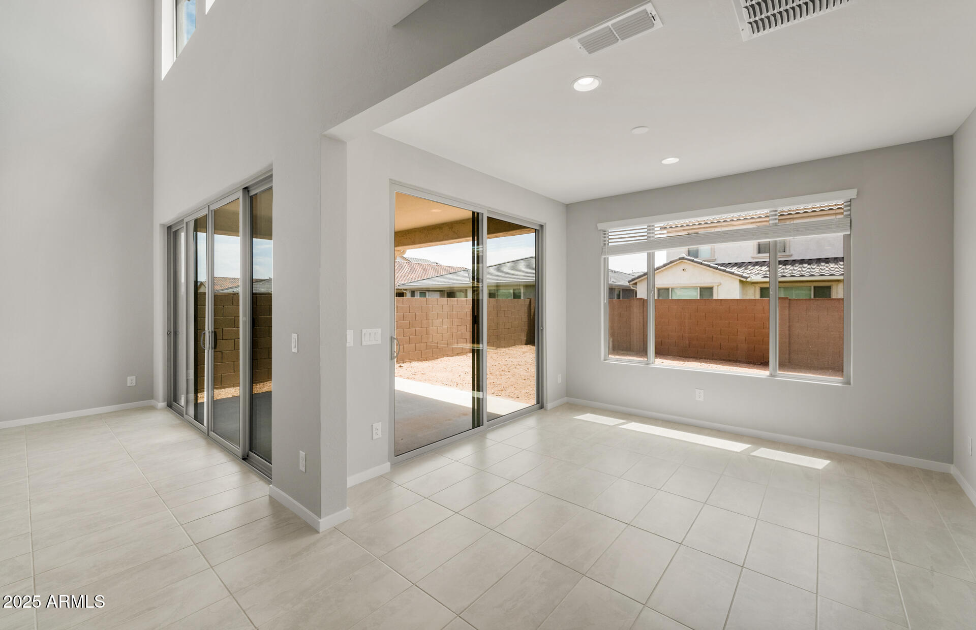 1465 West Treasure Trail Apache Junction, AZ 85120 - Photo 17 of 33 Cafe