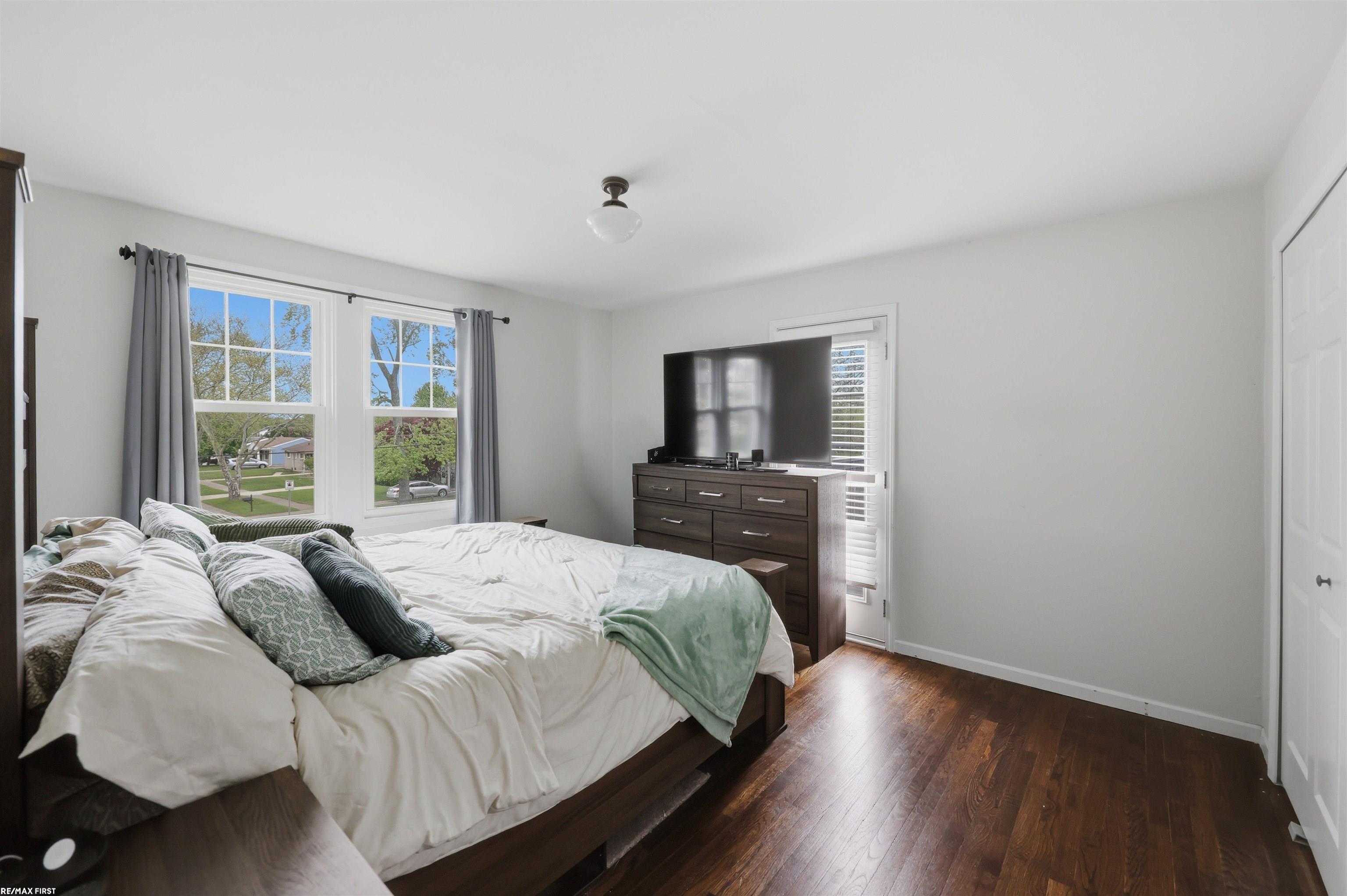 8490 Clinton River Road Sterling Heights, MI 48314 - Photo 22 of 61