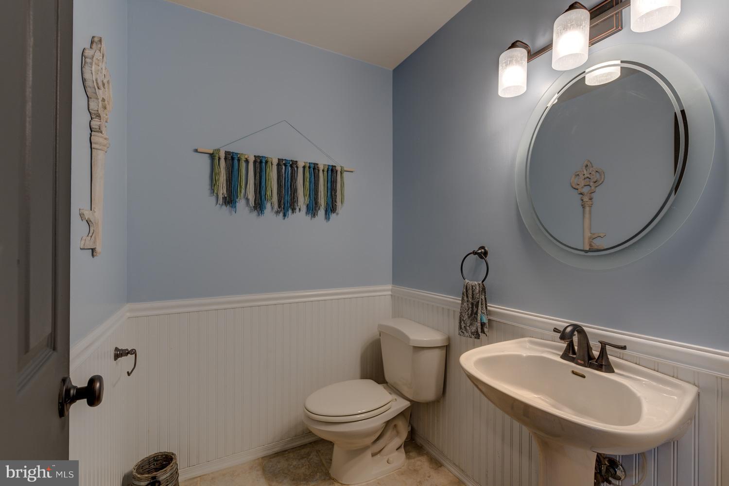 11318 Links Court Reston, VA 20190 - Photo 17 of 22 Entry level half bathroom
