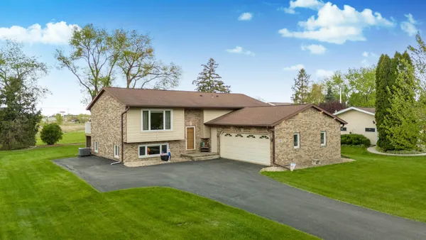 $448,000 | 6580 Linden Circle, Windsor, WI 53598