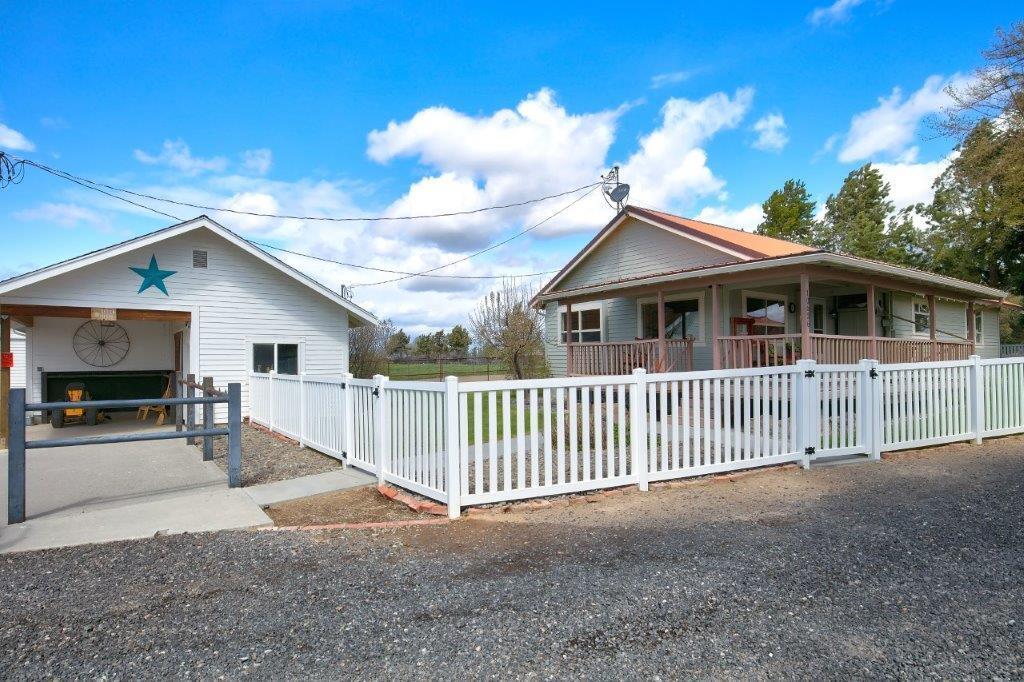 10572 Fleming Road Powell Butte, OR 97753 - Photo 31 of 54 Fenced with a great yard