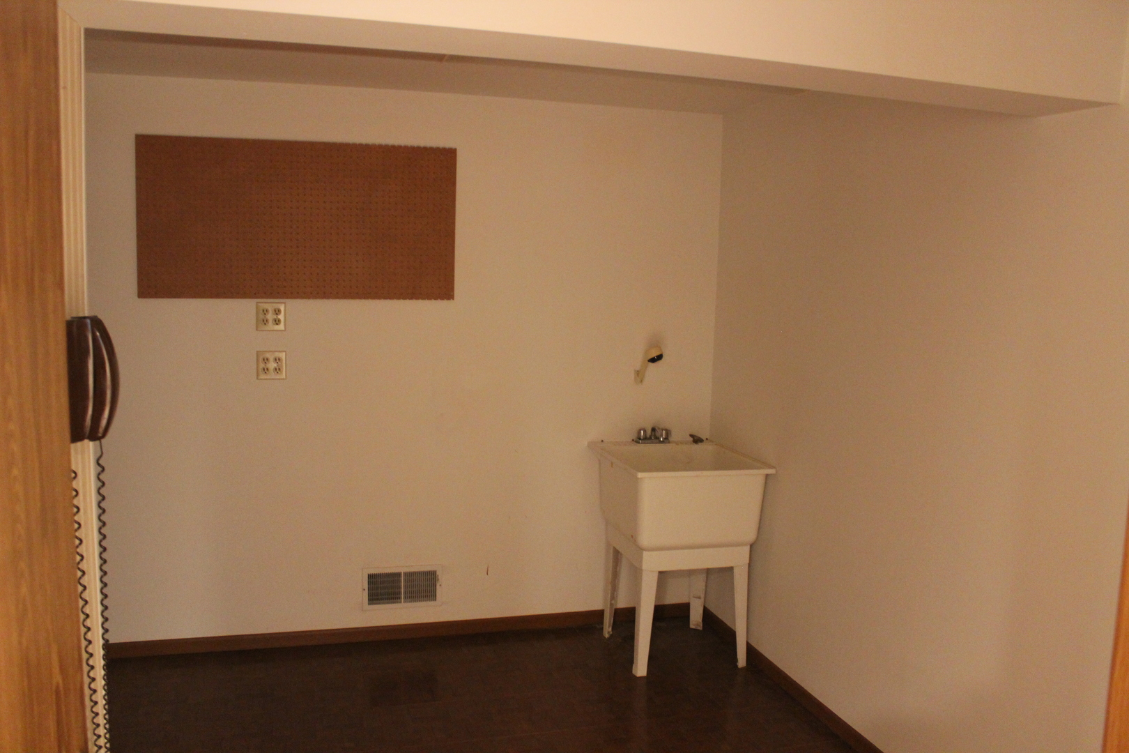 737 Alice Place Elgin, IL 60123 - Photo 21 of 28 a room with a table and a chair