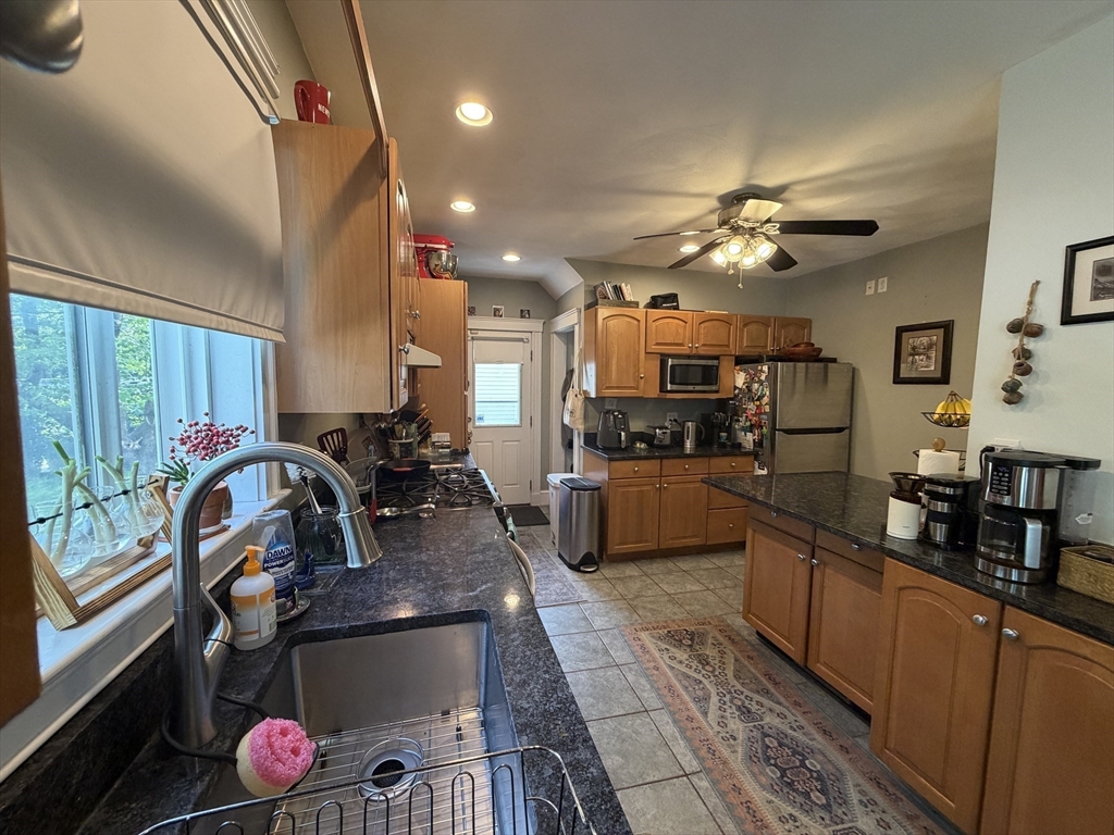 23 Derby Road, Unit 1 Watertown, MA 02472 - Photo 3 of 25