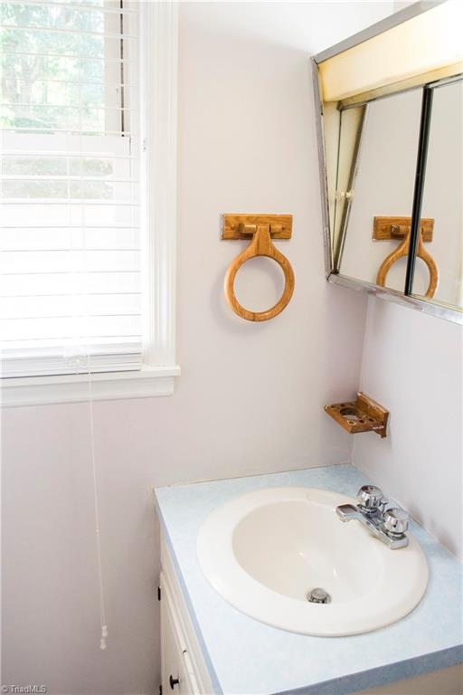 433 Cambridge Road Lexington, NC 27292 - Photo 11 of 30 Gallery Image 11