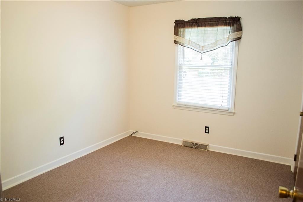 433 Cambridge Road Lexington, NC 27292 - Photo 12 of 30 Gallery Image 12