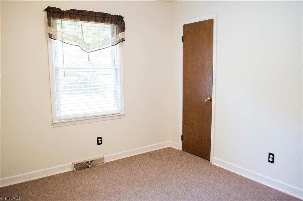 433 Cambridge Road Lexington, NC 27292 - Photo 14 of 30 Gallery Image 14
