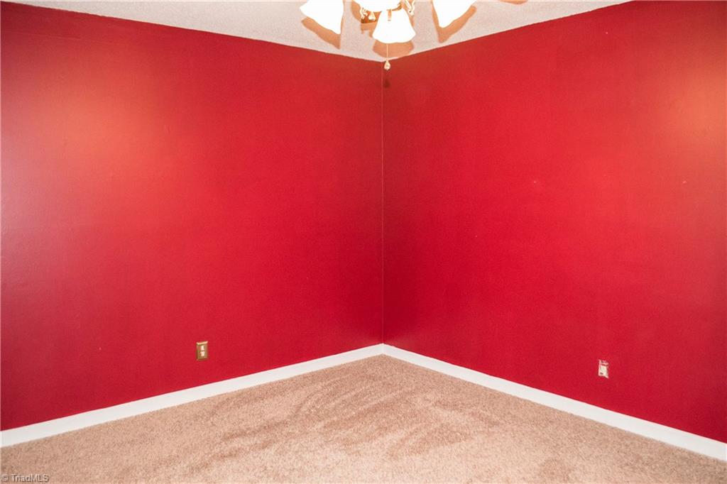 433 Cambridge Road Lexington, NC 27292 - Photo 15 of 30 Gallery Image 15